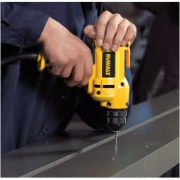 DEWALT DWD115K 3/8 in. 8 Amp Variable Speed Reversing Mid-Handle Drill Kit thumbnail 6