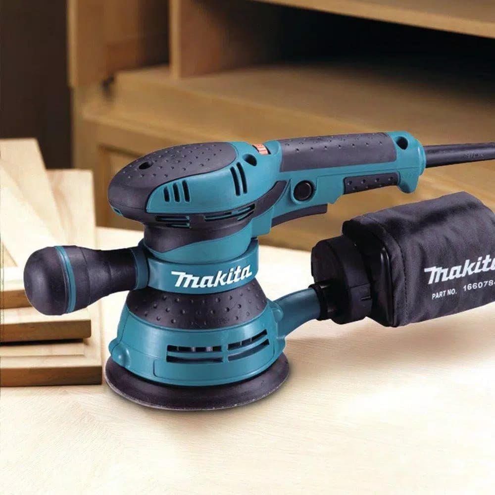 Makita BO5041 5 in. Corded Variable Speed Random Orbital Sander with Dust Bag
