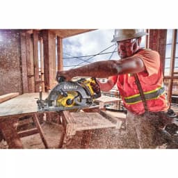 DEWALT FLEXVOLT 60V MAX Cordless Brushless 7-1/4 in. Wormdrive Style Circular Saw with (2) 6.0Ah Batteries thumbnail 9