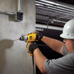 DEWALT 1/2 in. 10 Amp VSR Mid-Handle Grip Hammer Drill Kit thumbnail 4