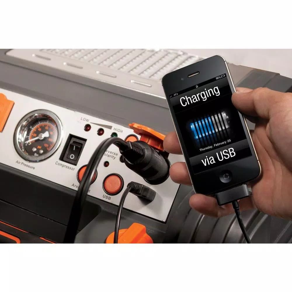 BLACK+DECKER 500-Watt Portable Power Station with 900 Peak Amp Jump Starter and 120 PSI Air Compressor
