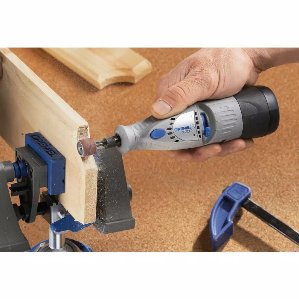 Dremel 7700 Series 7.2V NiCad Dual Speed Cordless Multi-Pro Rotary Tool Kit with 15 Accessories
