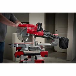 Milwaukee M18 FUEL 10 in. Dual Bevel Sliding Compound Miter Saw Kit with 8.0 Ah Battery thumbnail 5