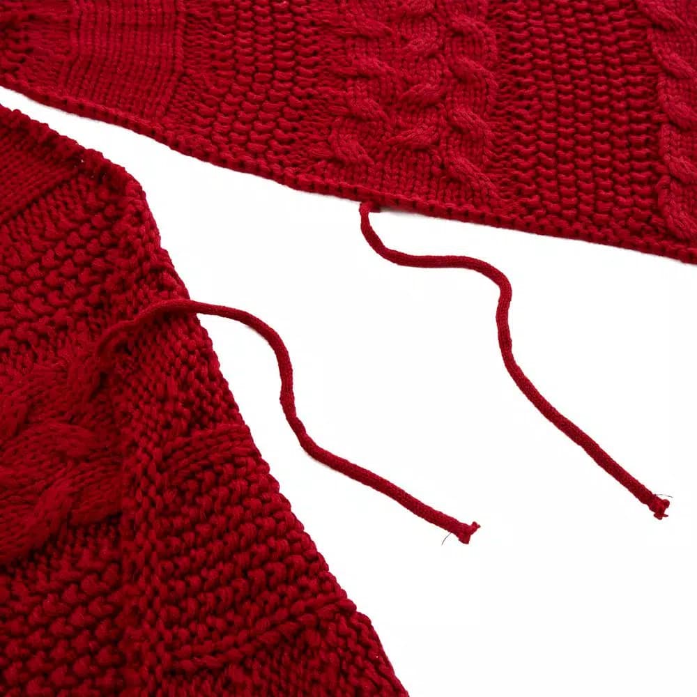Glitzhome 52 in. Red Knitted Acrylic Christmas Tree Skirt