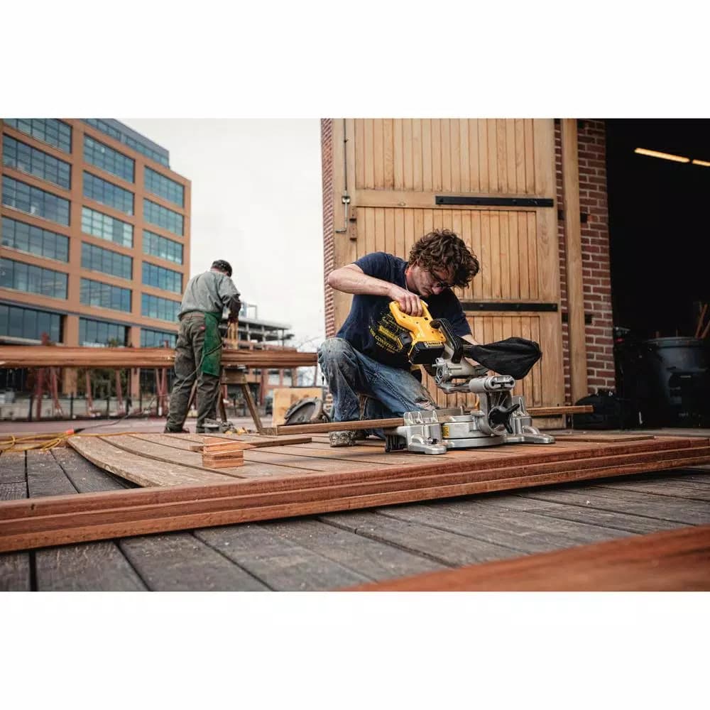 DEWALT 20V MAX Cordless 7-1/4 in. Sliding Compound Miter Saw Combo Kit with 4.0 Ah Battery & Bonus Cordless Jigsaw