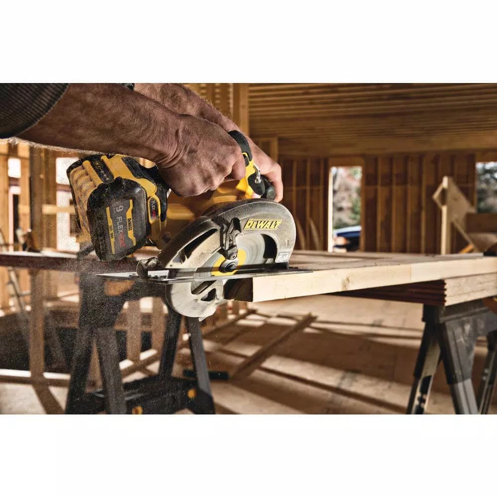 DEWALT FLEXVOLT 60V MAX Brushless 7-1/4 in. Circular Saw with Electric Brake (Tool Only)