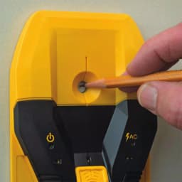 DEWALT Green Cross Line Laser Level with Center-Find Stud Finder Combo Kit thumbnail 2