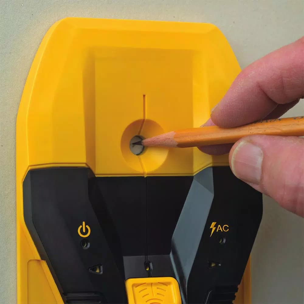DEWALT Green Cross Line Laser Level with Center-Find Stud Finder Combo Kit