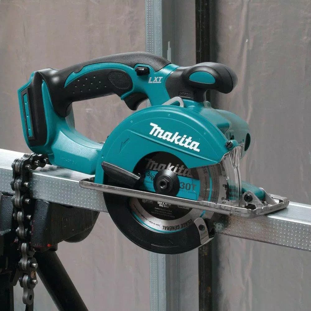 Makita 18V LXT Lithium-Ion 5-3/8 in. Cordless Metal Cutting Circular Saw (Tool-Only)