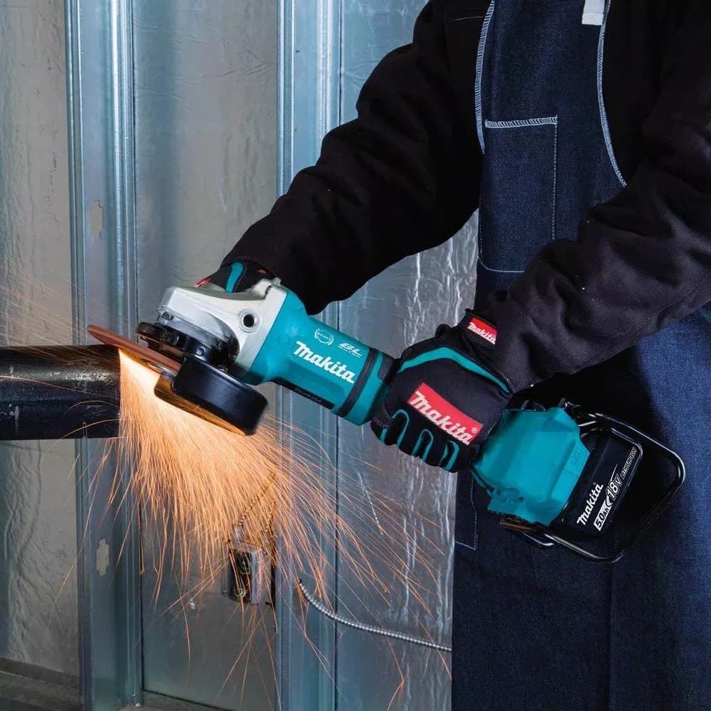 Makita 18V LXT Brushless 4-1/2" Angle Grinder Kit with (2) 5.0Ah Batteries and Charger