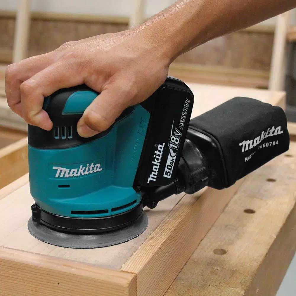 Makita 18V LXT Lithium-Ion 5 in. Random Orbit Sander Kit with 5.0Ah Battery and Charger
