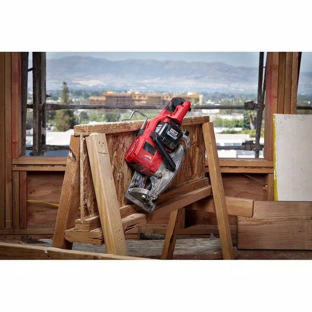 Milwaukee M18 FUEL 7-1/4 in. Rear Handle Circular Saw (Tool-Only)