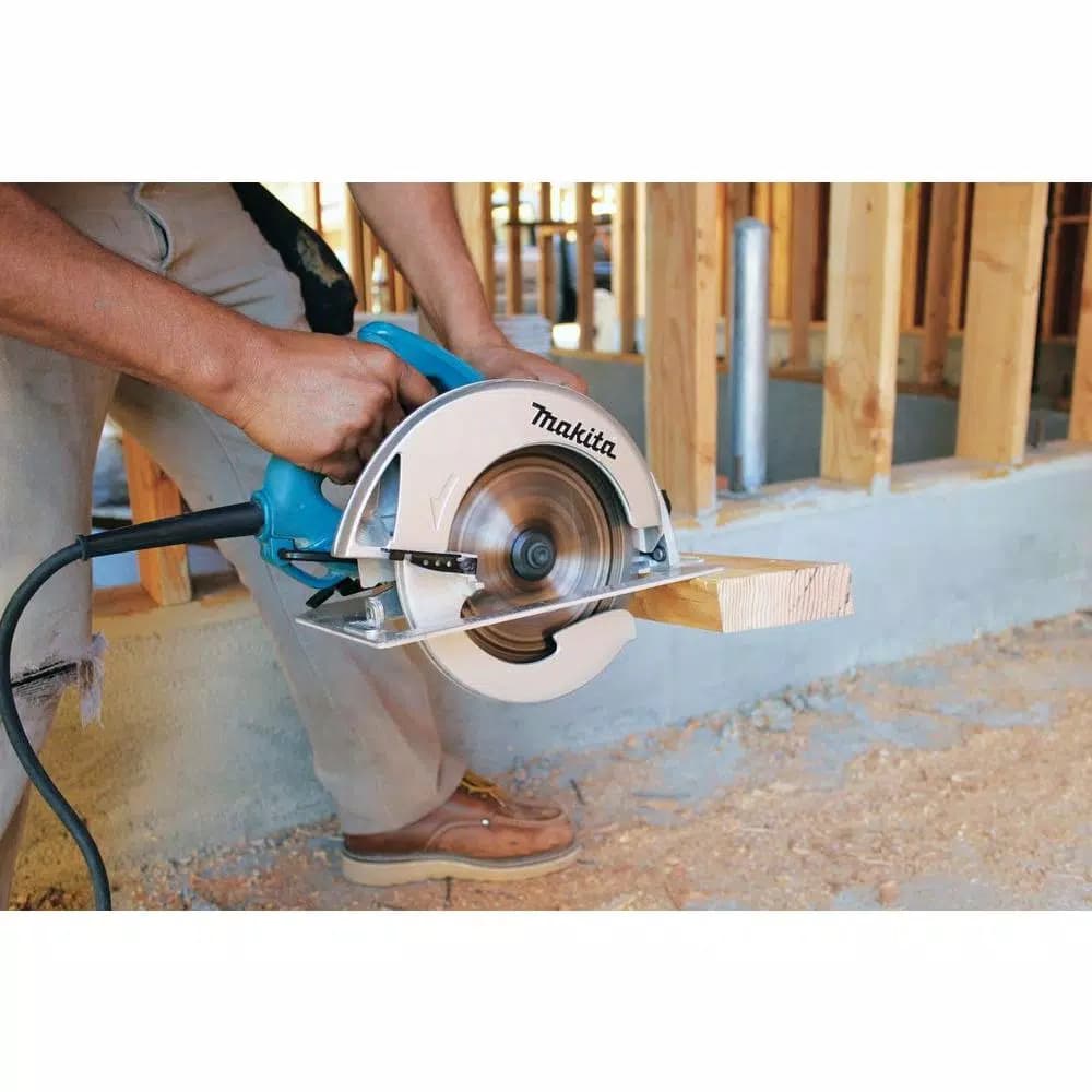Makita 15 Amp 7-1/4 in. Corded Circular Saw with 56 Degree Bevel Capacity and Hard Case