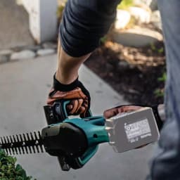Makita 18V LXT Lithium-Ion Cordless 22 in. Hedge Trimmer (Tool Only) thumbnail 5