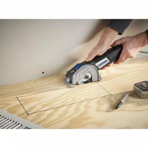 Dremel Ultra-Saw 7.5 Amp Corded Circular Saw Kit with 4 Accessories and Storage Bag