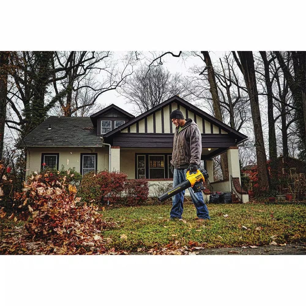 DEWALT 20V MAX Cordless String Trimmer and Blower Combo Kit with 4.0 Ah Battery and Charger