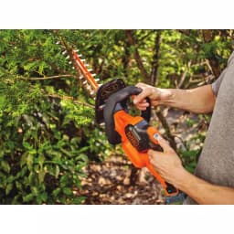 BLACK+DECKER 20V MAX Cordless POWERCUT Hedge Trimmer with 1.5Ah SMARTECH Battery and Charger, 22 in. thumbnail 6