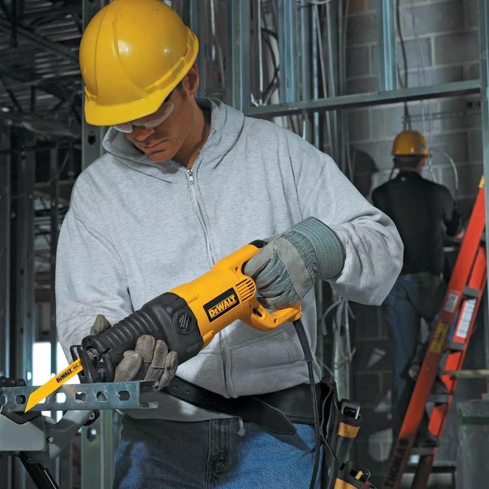 DEWALT 13 Amp Corded Reciprocating Saw Kit with Heavy Duty Carrying Case