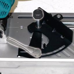 Makita 14 in. Cut-Off Saw, 15 Amp, Tool-Less Wheel Change, LW1400 thumbnail 5