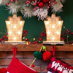 Glitzhome 2-Pack Marquee LED Metal Tree and Gift Box Stocking Holders thumbnail 6