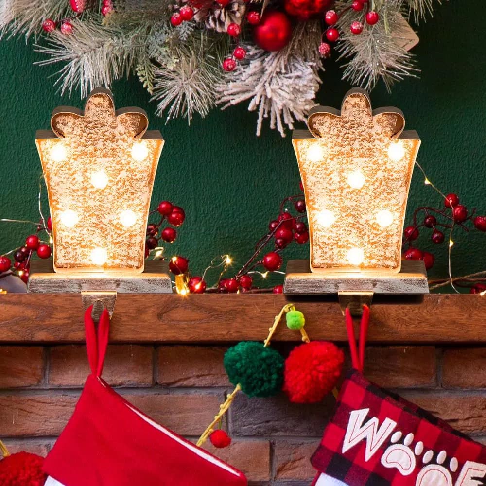 Glitzhome 2-Pack Marquee LED Metal Tree and Gift Box Stocking Holders
