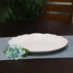Gibson Home Royal Abbey White Durastone Oval Embossed Ceramic Serving Platter thumbnail 3