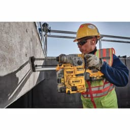 DEWALT 20V MAX XR Brushless SDS Plus L-Shape Rotary Hammer Kit with Dust Extractor & (2) 6.0 Ah Batteries thumbnail 6