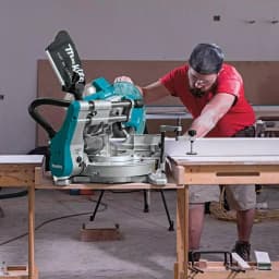Makita 18V X2 LXT Brushless 7-1/4" Circular Saw & Miter Saw Combo Kit with 2 5.0 Ah Batteries thumbnail 6