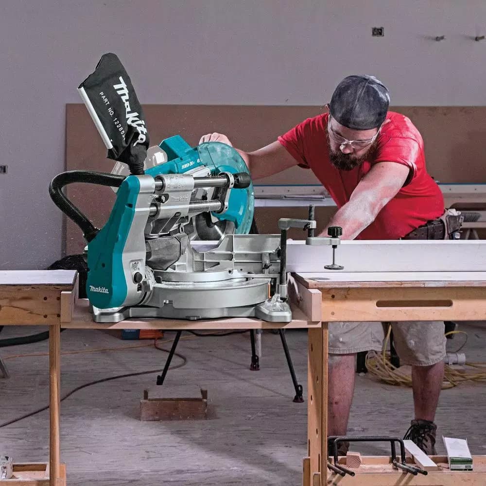 Makita 18V X2 LXT Brushless 7-1/4" Circular Saw & Miter Saw Combo Kit with 2 5.0 Ah Batteries