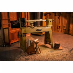 Powermatic 3520C 2HP 1PH Lathe with Risers, 220-Volt thumbnail 2