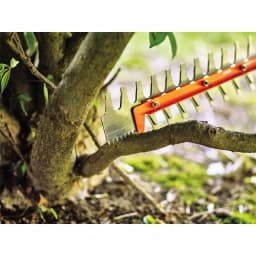 BLACK+DECKER 60V MAX Lithium-Ion Cordless POWERCUT 24 in. Hedge Trimmer with 1.5 Ah Battery and Charger thumbnail 3