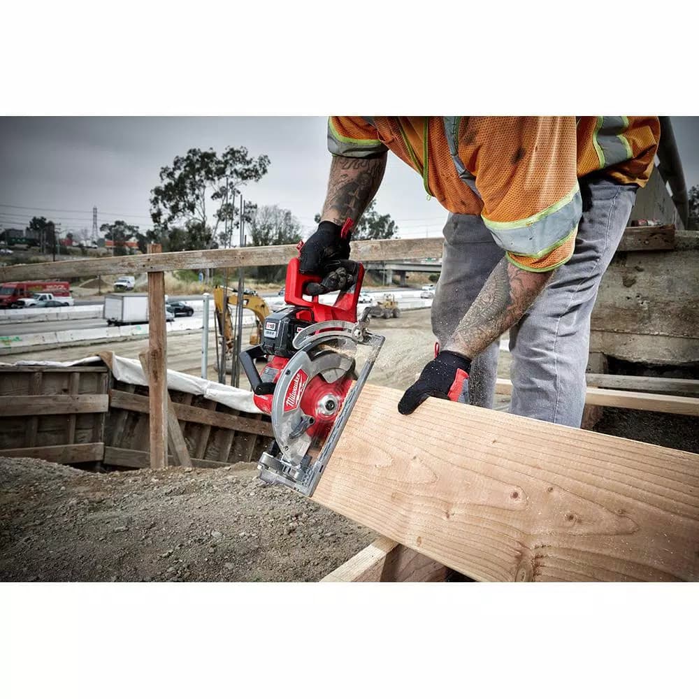 Milwaukee M18 FUEL 7-1/4 in. Rear Handle Circular Saw (Tool-Only)