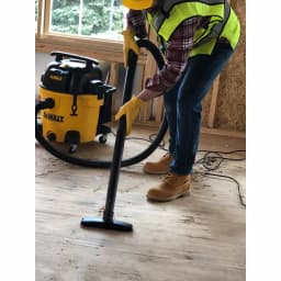 DEWALT 12 Gal. Poly Wet/Dry Vacuum, 5.5 Peak HP, 120 V thumbnail 8