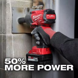 Milwaukee M18 FUEL 1/2 in. High Torque Impact Wrench Kit with Super Charger & 8.0 Ah Battery thumbnail 4