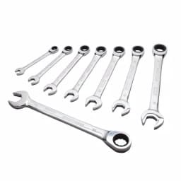 DEWALT 8-Piece Metric Ratcheting Combination Wrench Set thumbnail 2