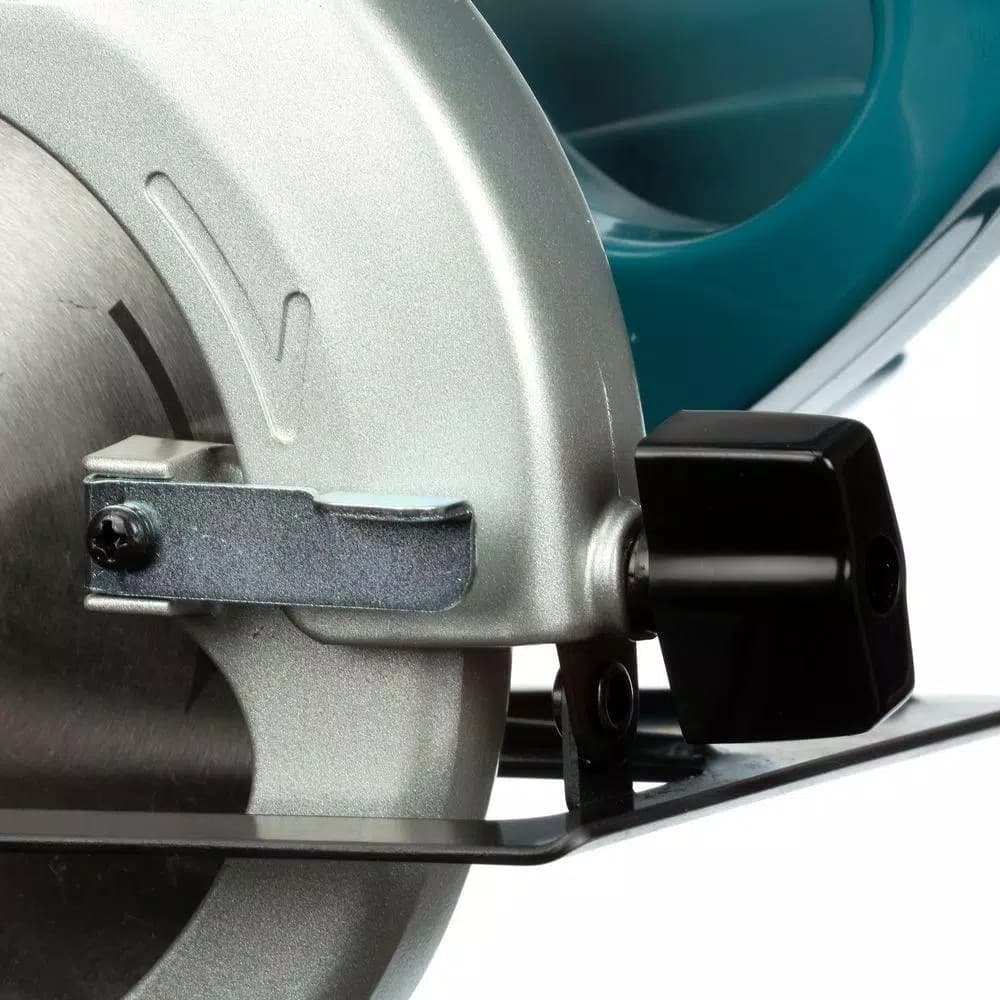 Makita 5-1/2 in. 8 Amp Corded Electric Brake Circular Saw with 18T Carbide Blade
