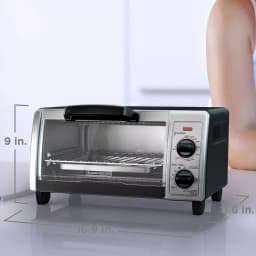 BLACK+DECKER 4-Slice Black Stainless Steel Toaster Oven with EvenToast Technology thumbnail 7