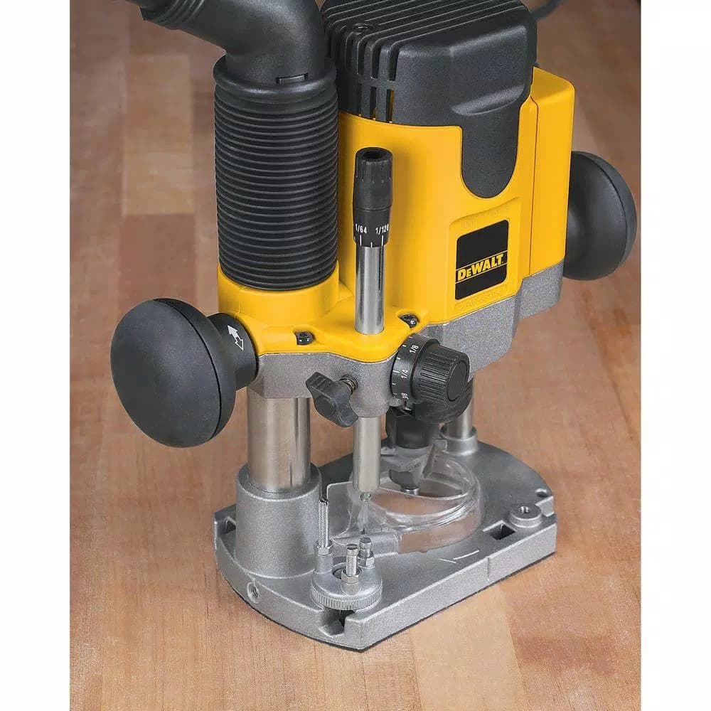 DEWALT DW621 2 HP Electronic Variable Speed Plunge Router