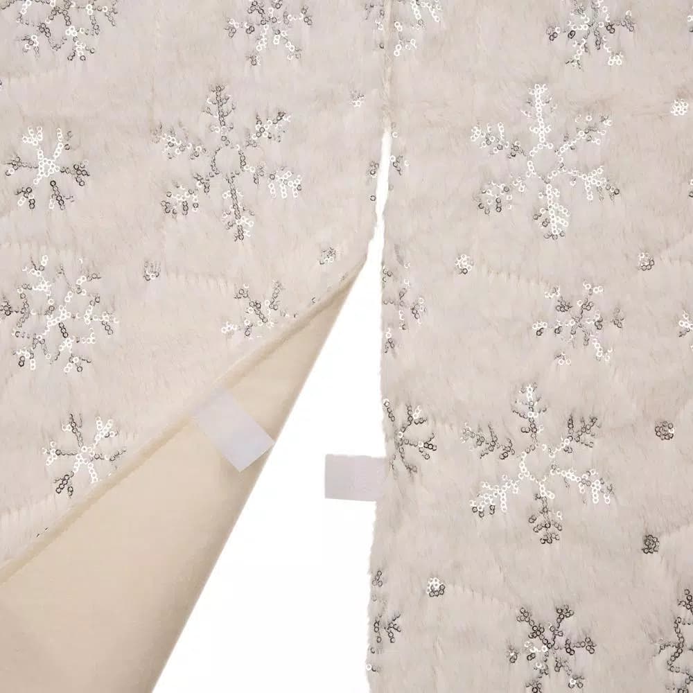Glitzhome 48 in. White Plush Snowflake Christmas Tree Skirt