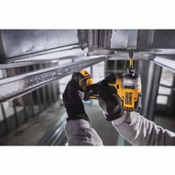 DEWALT 20V MAX ATOMIC 1/4 in. Brushless Compact Impact Driver Kit with 4 Batteries and Charger thumbnail 8