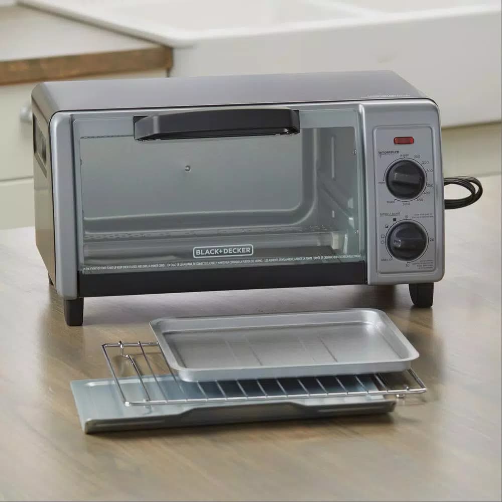 BLACK+DECKER 4-Slice Black Stainless Steel Toaster Oven with EvenToast Technology