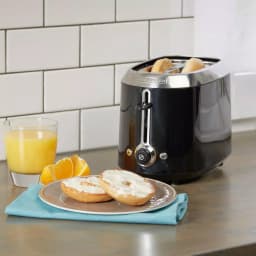 BLACK+DECKER 2-Slice Extra Wide Slot Toaster with Temperature Control, Black thumbnail 5