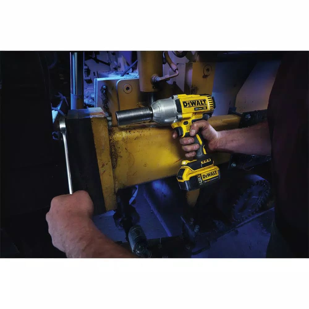 DEWALT 20V MAX XR Cordless Brushless 1/2 in. High Torque Impact Wrench Kit with 4.0 Ah Battery