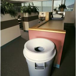 Rubbermaid Commercial Products Rubbermaid Brute 32 Gallon Grey Round Trash Can Funnel Top Lid thumbnail 4