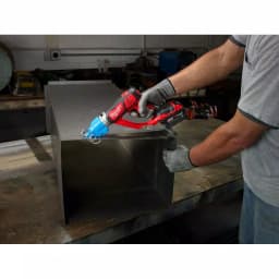 Milwaukee M18 16-Gauge Double Cut Metal Shear Kit with 4.0 Ah Battery and Charger thumbnail 4