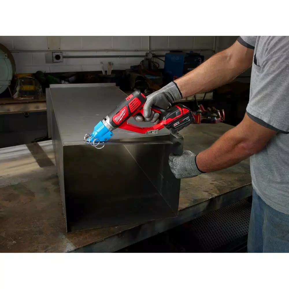 Milwaukee M18 16-Gauge Double Cut Metal Shear Kit with 4.0 Ah Battery and Charger
