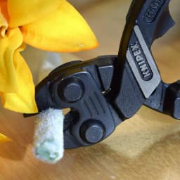KNIPEX 8 in. High Leverage CoBolt Mini Bolt Cutters with Notch thumbnail 3
