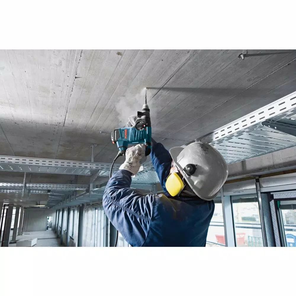 Bosch RH328VCQ 8 Amp SDS-Plus Corded Variable Speed Rotary Hammer Drill with Case