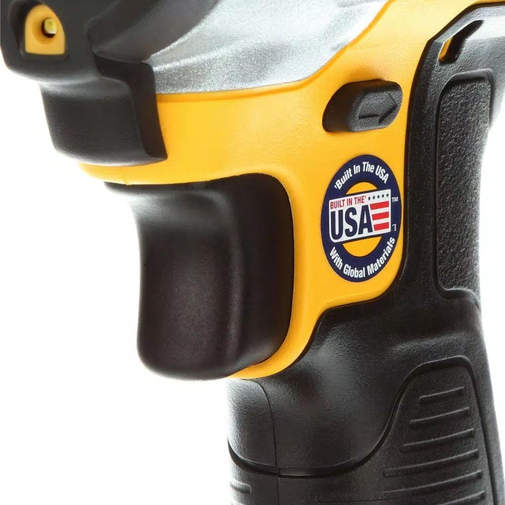 DEWALT 20V MAX Cordless 4-Tool Combo Kit with (2) 2.0Ah Batteries & Charger