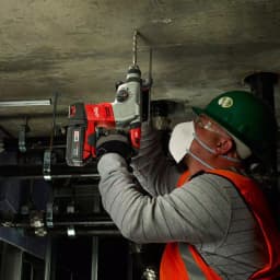 Milwaukee M18 18V SDS-Plus Cordless Rotary Hammer Kit with (2) 3.0Ah Batteries, Charger, and Hard Case thumbnail 11